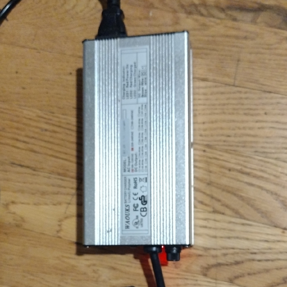 🛑WAOUKS Battery Charger Li Iron/Li Polymer 87.6V L 5A